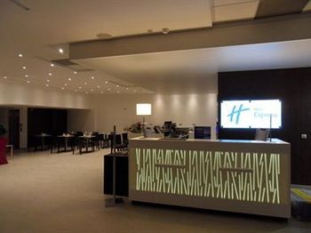 Holiday Inn Express Marseille Airport Vitrolles  Exterior photo