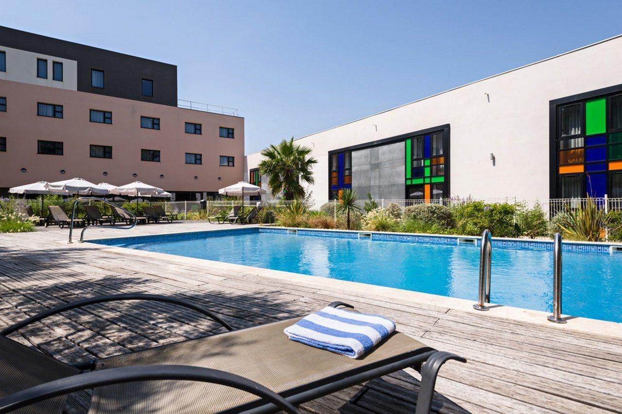 Holiday Inn Express Marseille Airport Vitrolles  Exterior photo