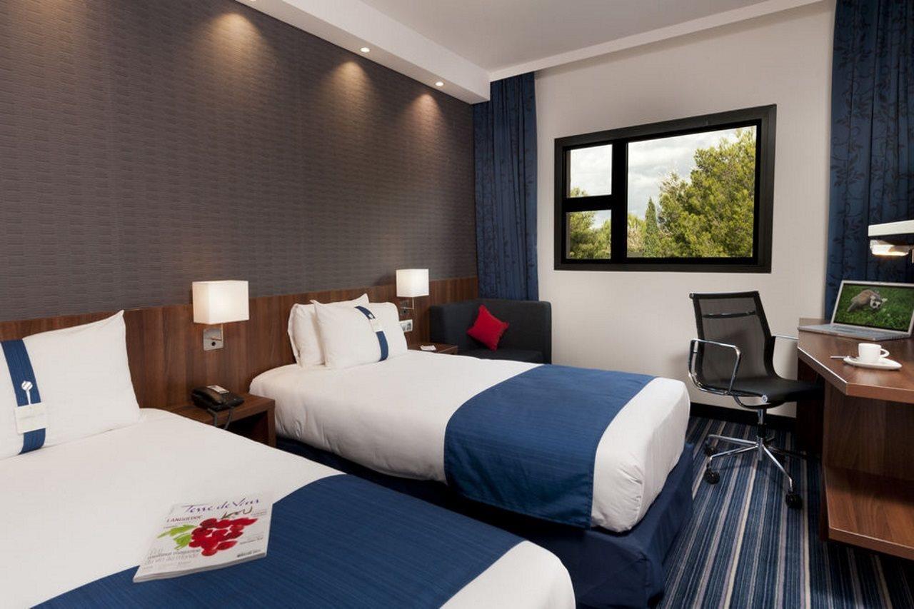 Holiday Inn Express Marseille Airport Vitrolles  Exterior photo